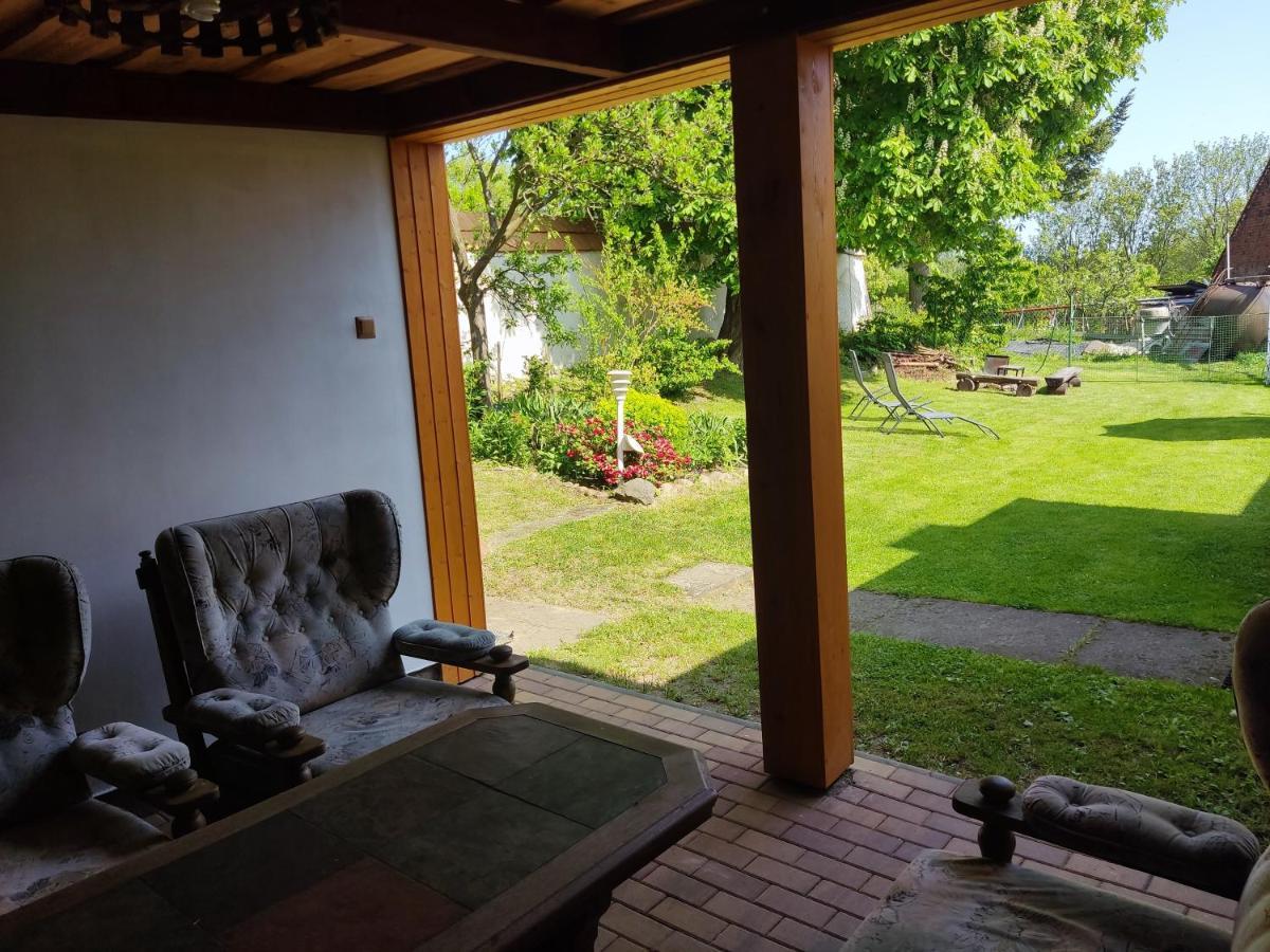 Apartman Utvina Exterior foto