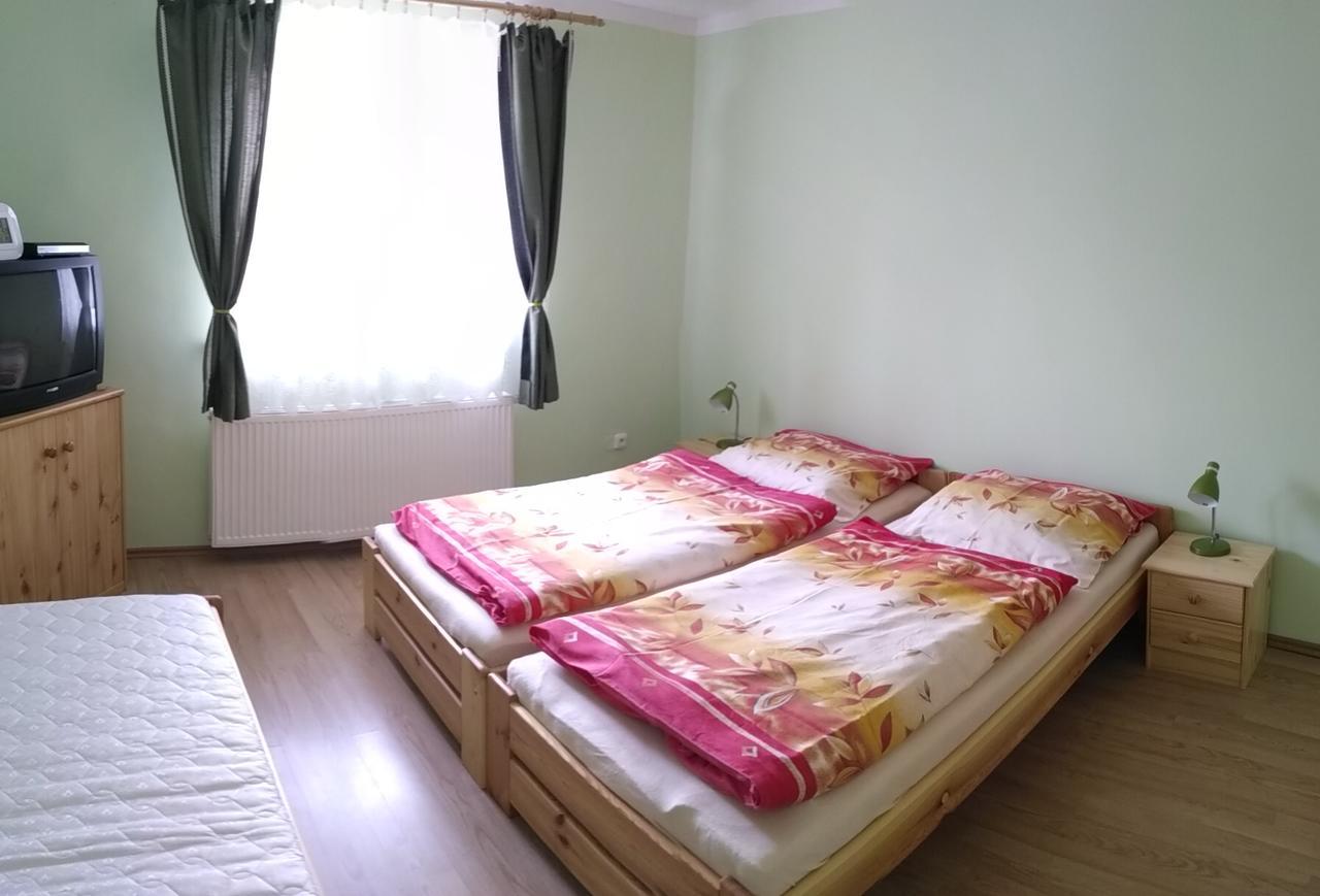 Apartman Utvina Exterior foto